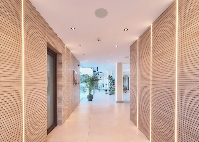 Ξενοδοχείο με διαμερίσματα Ponent 4*