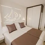 아파트호텔 Ponent 4*